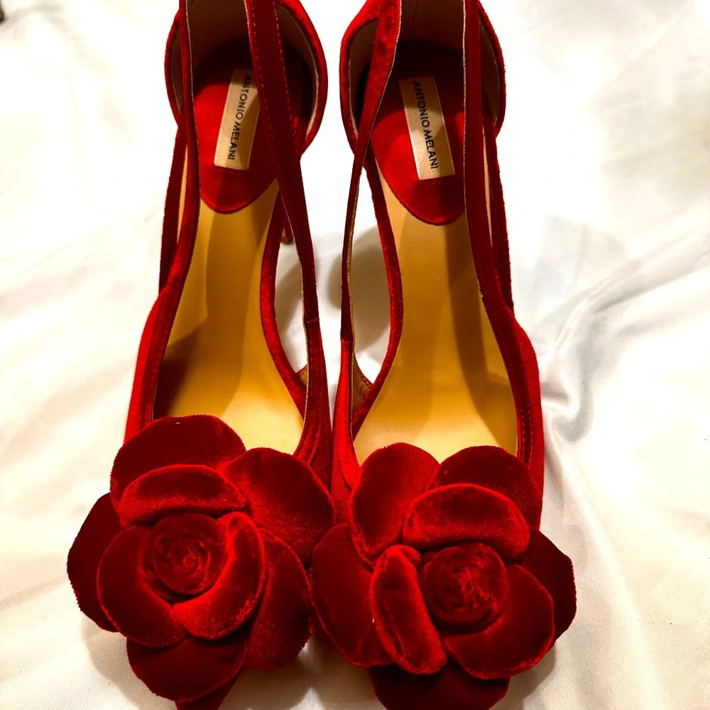 COPY - ANTONIO MELANI  Red Suede Satin Fabric Rosette Pointed Toe Heels Size 8.… - Picture 7 of 8